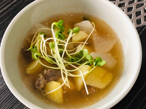 大根とじゃがいもの韓国風牛肉スープ